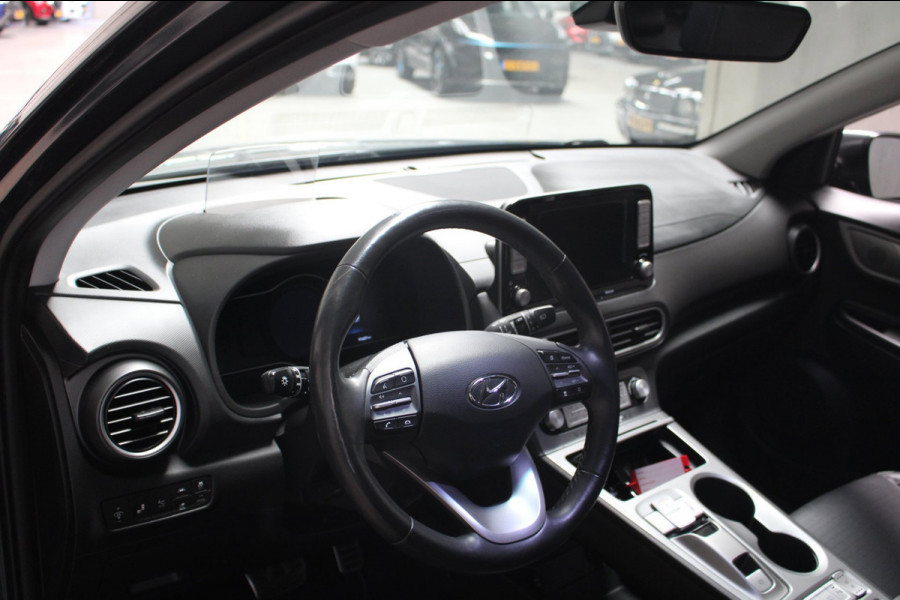 Hyundai Kona EV Premium 64 kWh SOH 92% Camera/Schuifdak/Trekhaak/