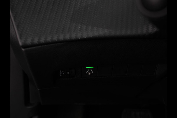 Peugeot 2008 1.2 Allure 136pk Hybrid Automaat Navigatie Apple Carplay Android Auto Camera Parkeersensoren Adaptive Cruise Control Stoelverwarming Climate Control Lichtmetalen velgen