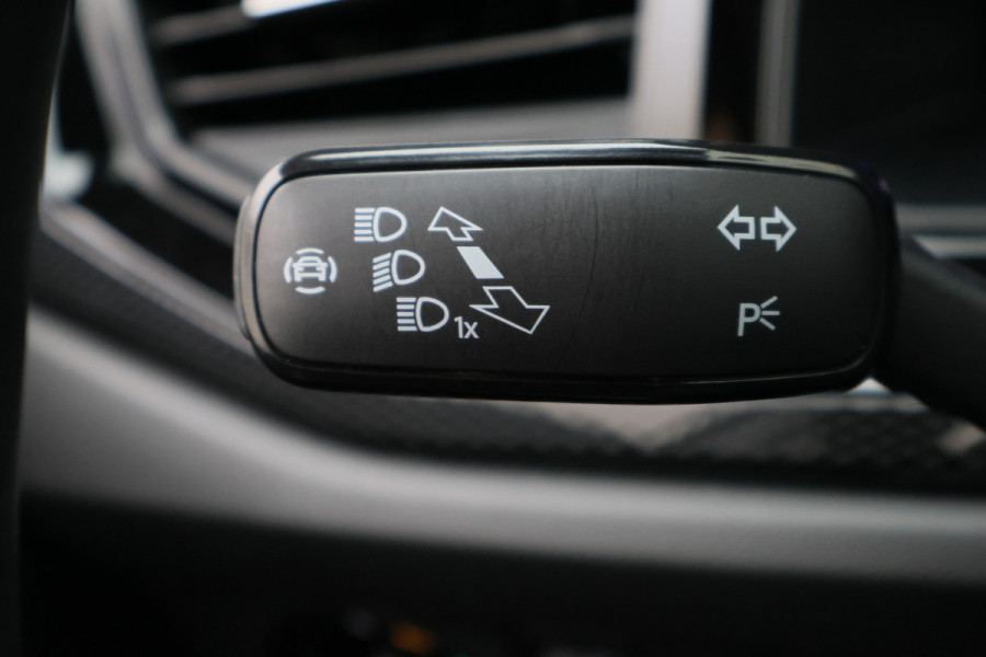 Volkswagen Taigo 1.0 TSI Life Virtual Cockpit, LED, Keyless, Apple Carplay, ACC