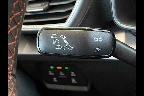 Seat Leon 1.0 eTSI FR Business Intense Automaat Matrix LED Adaptive Cruise Park Assist Virtual Cockpit 10" navigatie 18" Velgen Side Assist/uitparkeerhulp