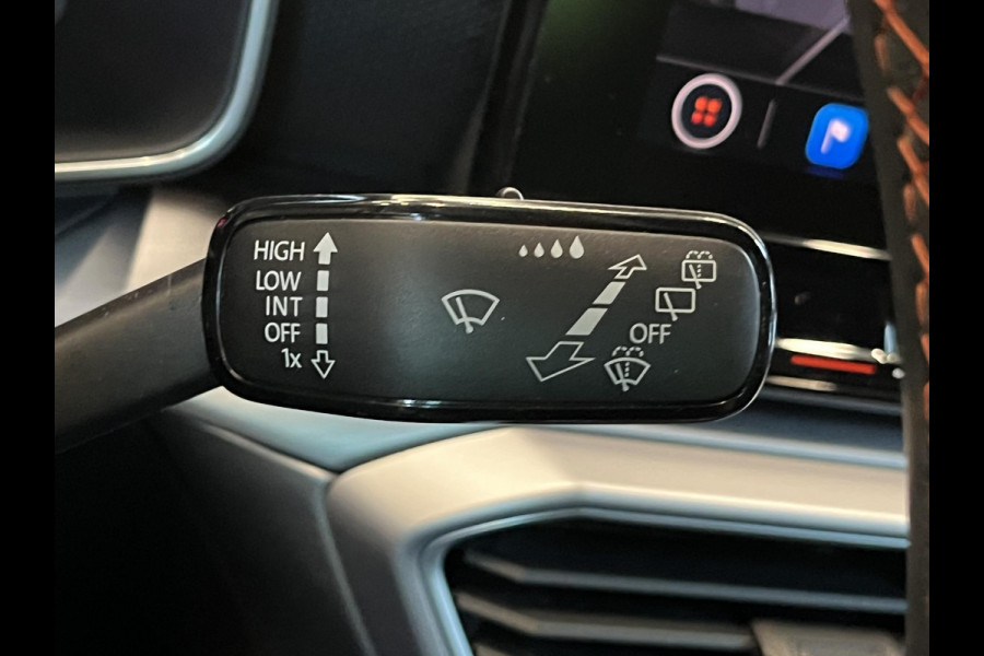 Seat Leon 1.0 eTSI FR Business Intense Automaat Matrix LED Adaptive Cruise Park Assist Virtual Cockpit 10" navigatie 18" Velgen Side Assist/uitparkeerhulp