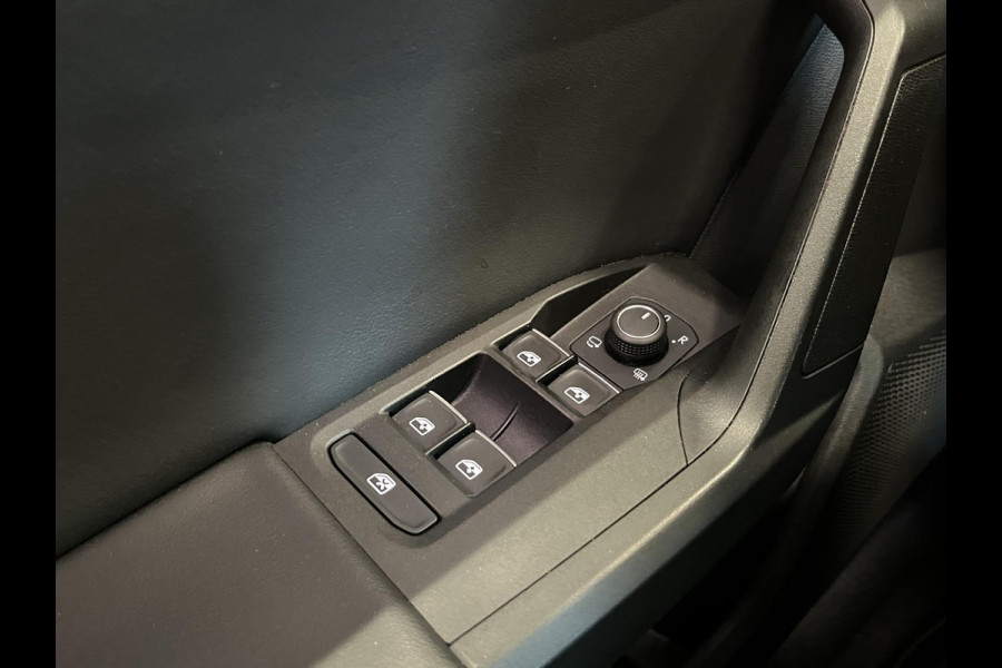 Seat Leon 1.0 eTSI FR Business Intense Automaat Matrix LED Adaptive Cruise Park Assist Virtual Cockpit 10" navigatie 18" Velgen Side Assist/uitparkeerhulp