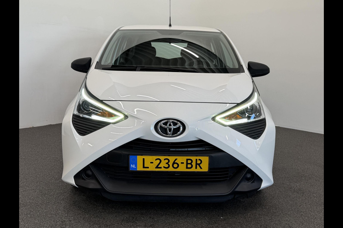 Toyota Aygo 1.0 VVT-i x-fun Airco Bluetooth Centrale vergrendeling + afstand bediening Electrische ramen Led 5 Deurs
