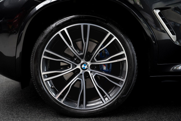 BMW X4 M40i HUD Panodak 360° Harman K Leer ACC Navi Keyless Entry & Go Elektr. uitklapbare trekhaak Elektr. bedienbare achterklep Memory seats Climate voor & achter PDC Zwarte hemelbekleding 21 inch LM v