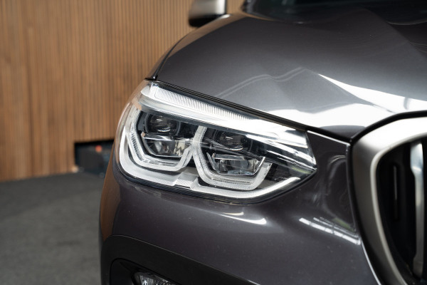 BMW X4 M40i HUD Panodak 360° Harman K Leer ACC Navi Keyless Entry & Go Elektr. uitklapbare trekhaak Elektr. bedienbare achterklep Memory seats Climate voor & achter PDC Zwarte hemelbekleding 21 inch LM v