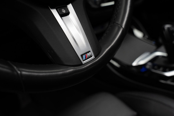 BMW X4 M40i HUD Panodak 360° Harman K Leer ACC Navi Keyless Entry & Go Elektr. uitklapbare trekhaak Elektr. bedienbare achterklep Memory seats Climate voor & achter PDC Zwarte hemelbekleding 21 inch LM v