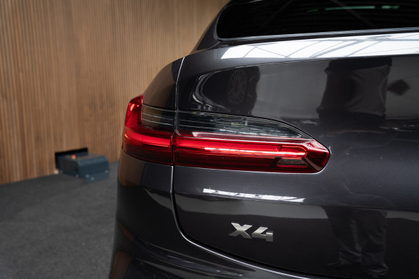 BMW X4 M40i HUD Panodak 360° Harman K Leer ACC Navi Keyless Entry & Go Elektr. uitklapbare trekhaak Elektr. bedienbare achterklep Memory seats Climate voor & achter PDC Zwarte hemelbekleding 21 inch LM v