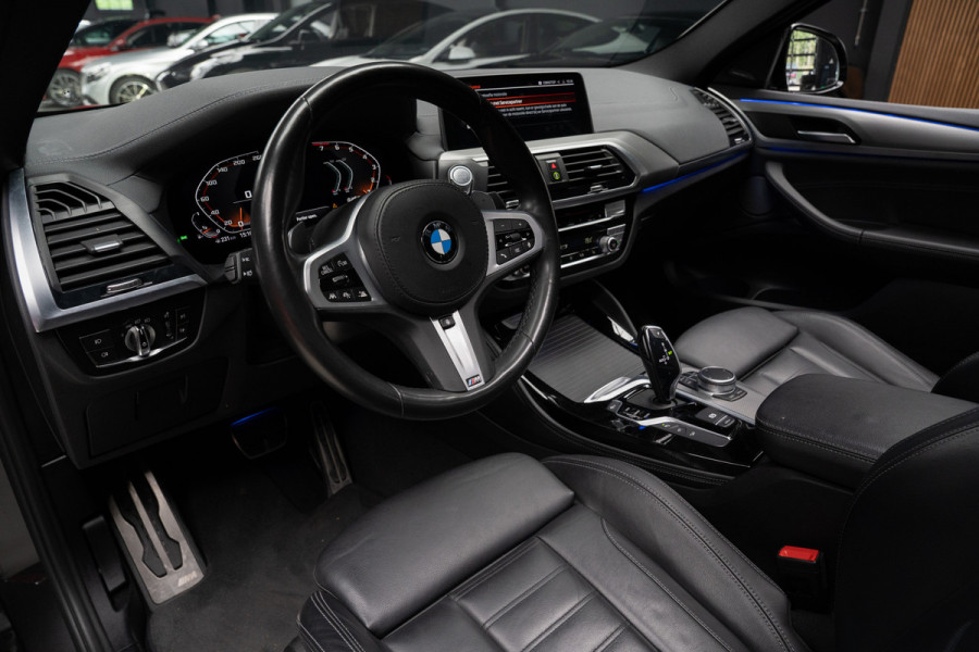 BMW X4 M40i HUD Panodak 360° Harman K Leer ACC Navi Keyless Entry & Go Elektr. uitklapbare trekhaak Elektr. bedienbare achterklep Memory seats Climate voor & achter PDC Zwarte hemelbekleding 21 inch LM v