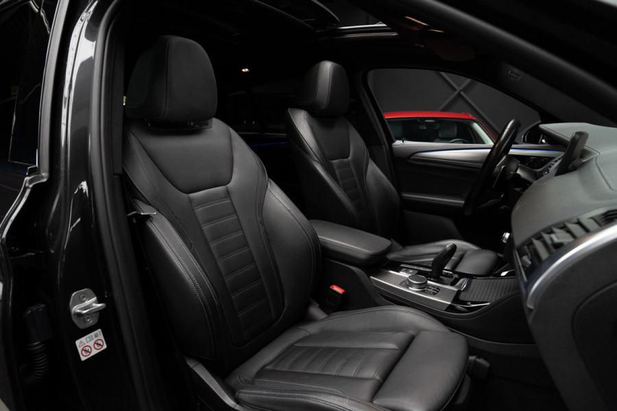 BMW X4 M40i HUD Panodak 360° Harman K Leer ACC Navi Keyless Entry & Go Elektr. uitklapbare trekhaak Elektr. bedienbare achterklep Memory seats Climate voor & achter PDC Zwarte hemelbekleding 21 inch LM v