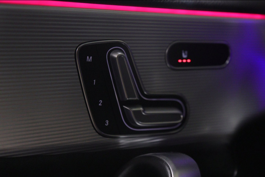 Mercedes-Benz A-Klasse 250 4MATIC AMG-LINE /PANO/CARPLAY/MEMORY/360CAM/VOL