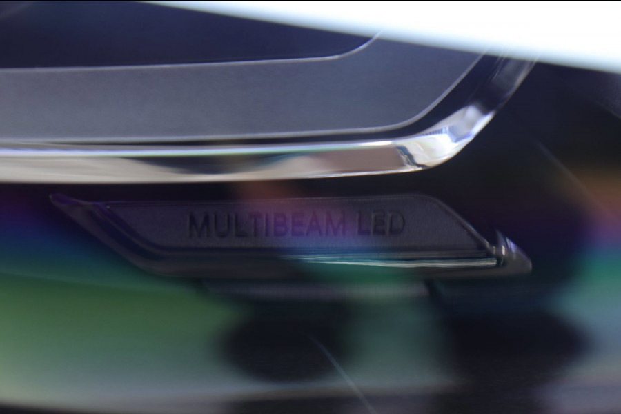 Mercedes-Benz A-Klasse 250 4MATIC AMG-LINE /PANO/CARPLAY/MEMORY/360CAM/VOL