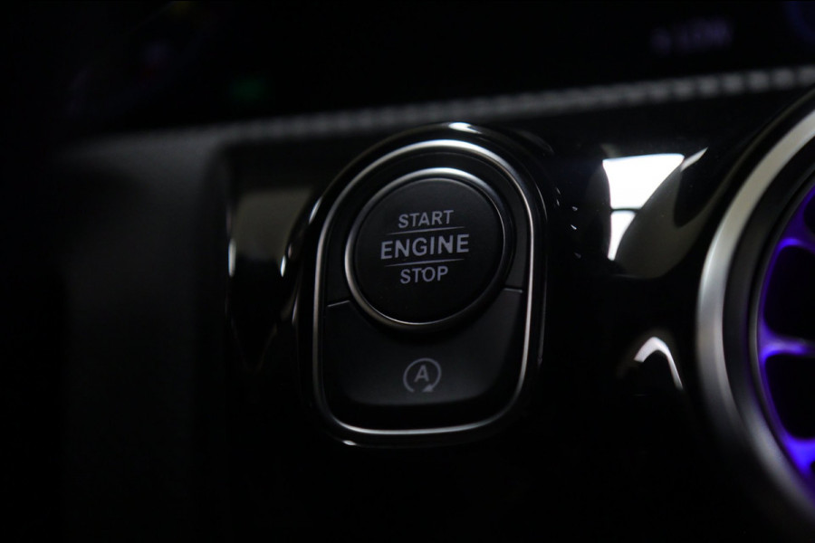 Mercedes-Benz A-Klasse 250 4MATIC AMG-LINE /PANO/CARPLAY/MEMORY/360CAM/VOL