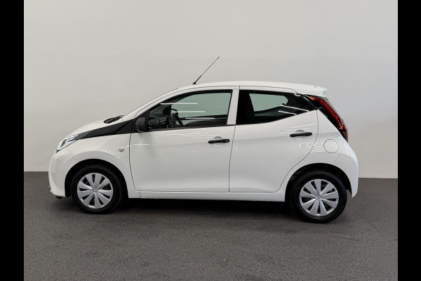 Toyota Aygo 1.0 VVT-i x-fun Airco Bluetooth Centrale vergrendeling + afstand bediening Electrische ramen Led 5 Deurs