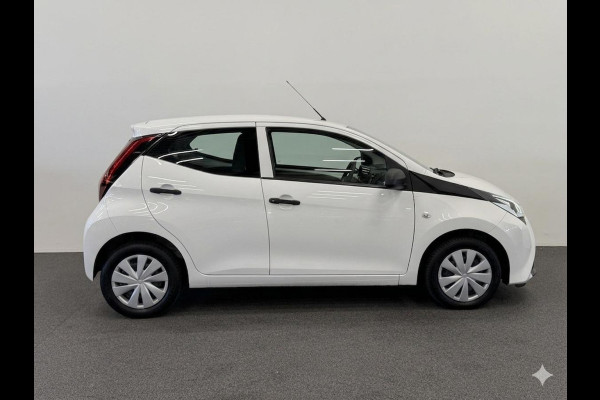 Toyota Aygo 1.0 VVT-i x-fun Airco Bluetooth Centrale vergrendeling + afstand bediening Electrische ramen Led 5 Deurs