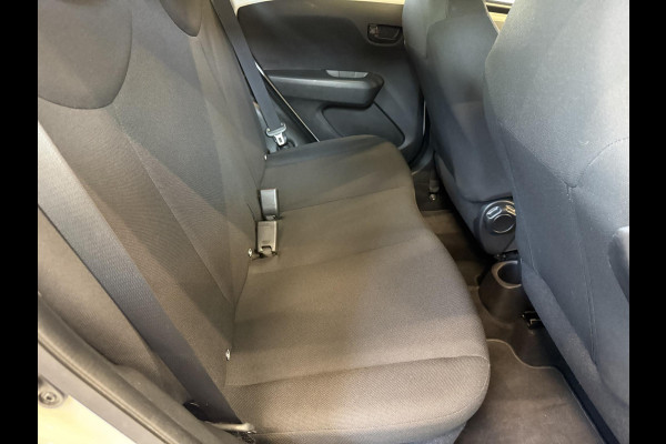 Toyota Aygo 1.0 VVT-i x-fun Airco Bluetooth Centrale vergrendeling + afstand bediening Electrische ramen Led 5 Deurs