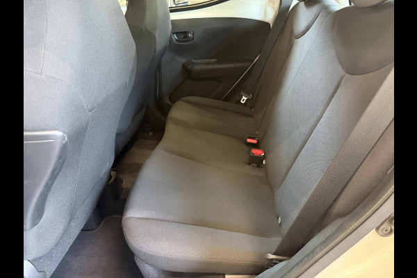 Toyota Aygo 1.0 VVT-i x-fun Airco Bluetooth Centrale vergrendeling + afstand bediening Electrische ramen Led 5 Deurs