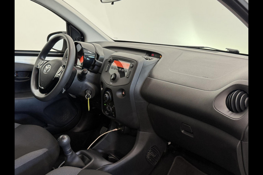 Toyota Aygo 1.0 VVT-i x-fun Airco Bluetooth Centrale vergrendeling + afstand bediening Electrische ramen Led 5 Deurs