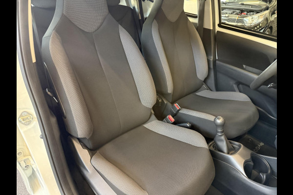 Toyota Aygo 1.0 VVT-i x-fun Airco Bluetooth Centrale vergrendeling + afstand bediening Electrische ramen Led 5 Deurs