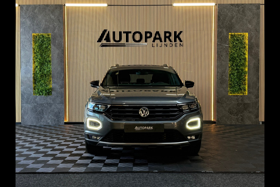 Volkswagen T-Roc 1.5 TSI Sport Business R-Line VIRTUAL|DEALER ONDERHOUDEN|CARPLAY|SFEERVERLICHTING|18INCH|NIGHTPAKKET|NAP|NL AUTO|