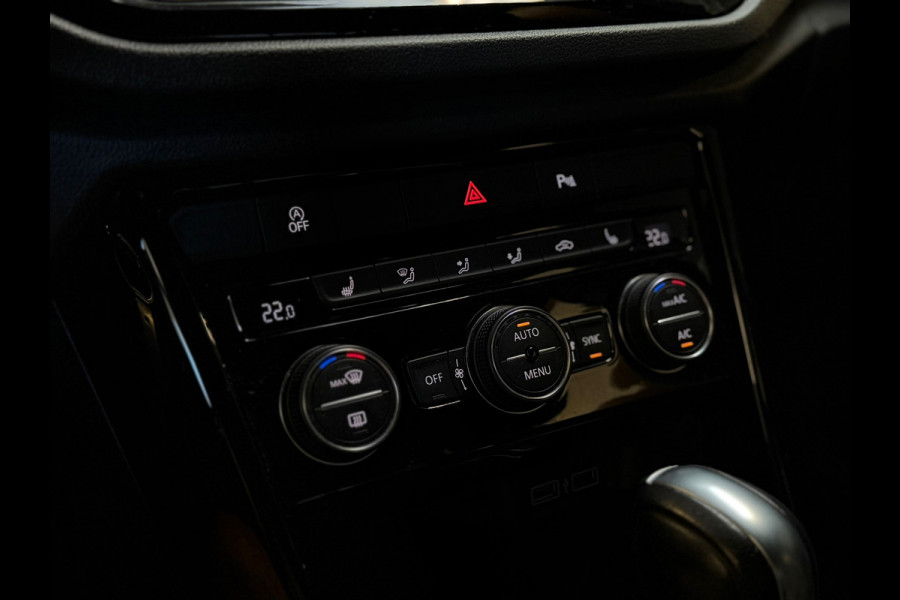 Volkswagen T-Roc 1.5 TSI Sport Business R-Line VIRTUAL|DEALER ONDERHOUDEN|CARPLAY|SFEERVERLICHTING|18INCH|NIGHTPAKKET|NAP|NL AUTO|