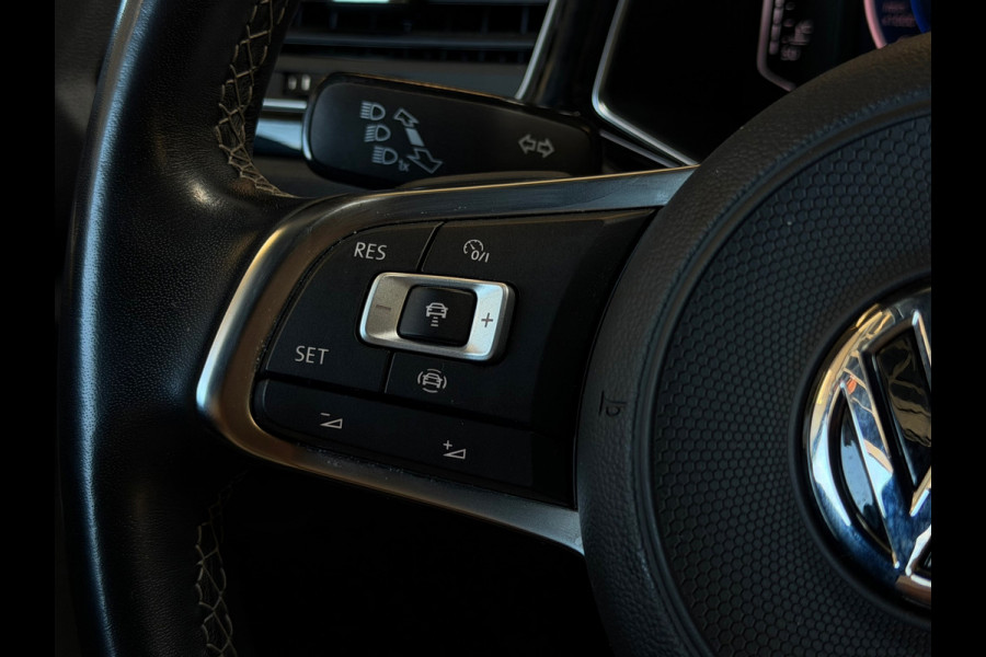 Volkswagen T-Roc 1.5 TSI Sport Business R-Line VIRTUAL|DEALER ONDERHOUDEN|CARPLAY|SFEERVERLICHTING|18INCH|NIGHTPAKKET|NAP|NL AUTO|
