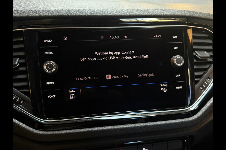 Volkswagen T-Roc 1.5 TSI Sport Business R-Line VIRTUAL|DEALER ONDERHOUDEN|CARPLAY|SFEERVERLICHTING|18INCH|NIGHTPAKKET|NAP|NL AUTO|