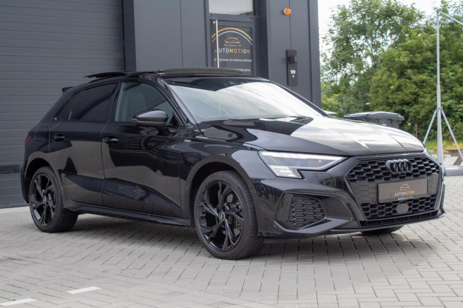 Audi A3 Sportback 40 TFSIe S line RS Bekleding MATRIX PANO MAXTON  ACC