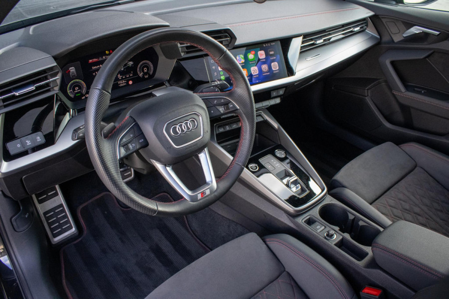 Audi A3 Sportback 40 TFSIe S line RS Bekleding MATRIX PANO MAXTON  ACC