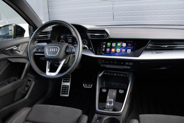 Audi A3 Sportback 40 TFSIe S line RS Bekleding MATRIX PANO MAXTON  ACC