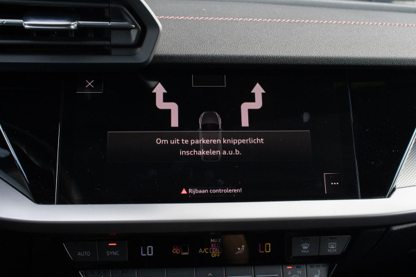 Audi A3 Sportback 40 TFSIe S line RS Bekleding MATRIX PANO MAXTON  ACC