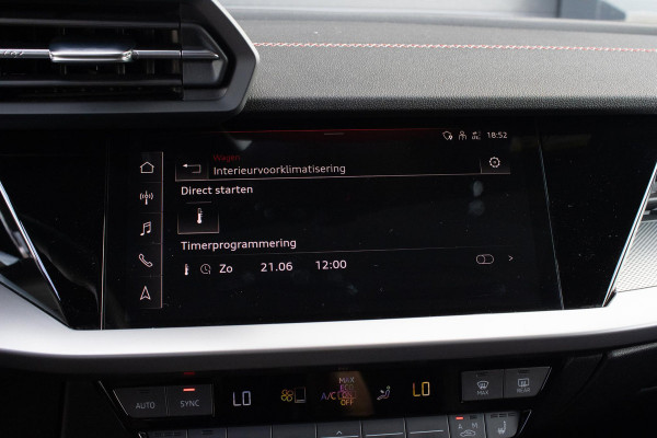Audi A3 Sportback 40 TFSIe S line RS Bekleding MATRIX PANO MAXTON  ACC