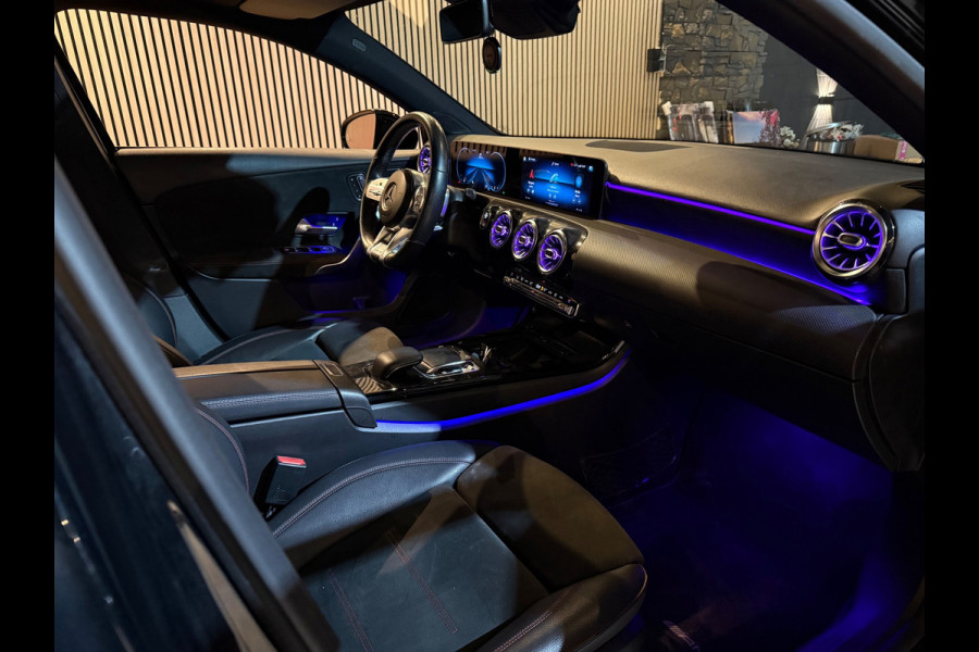 Mercedes-Benz A-Klasse 220 AMG | Sfeerverlichting | Pano | Night-pakket