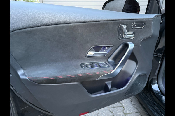 Mercedes-Benz A-Klasse 220 AMG | Sfeerverlichting | Pano | Night-pakket