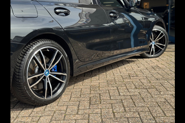BMW 3-serie 320e M-Pakket Plus AUT NAVI CLIMA LEDER LM NAP!