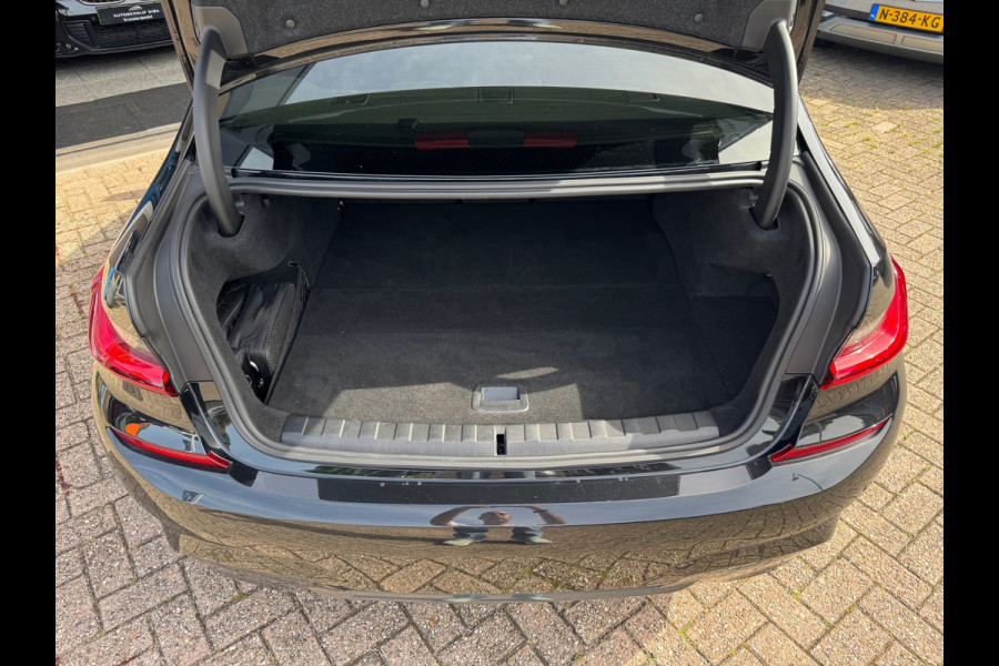 BMW 3-serie 320e M-Pakket Plus AUT NAVI CLIMA LEDER LM NAP!