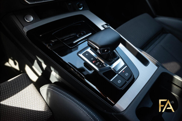 Audi Q5 55 TFSI e S edition Competition SLine|367PK|Headup|Luchtvering
