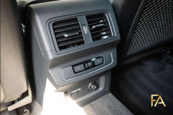 Audi Q5 55 TFSI e S edition Competition SLine|367PK|Headup|Luchtvering