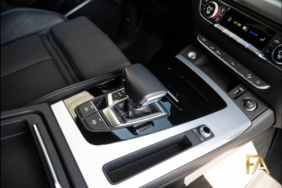 Audi Q5 55 TFSI e S edition Competition SLine|367PK|Headup|Luchtvering