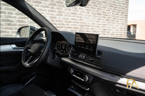 Audi Q5 55 TFSI e S edition Competition SLine|367PK|Headup|Luchtvering