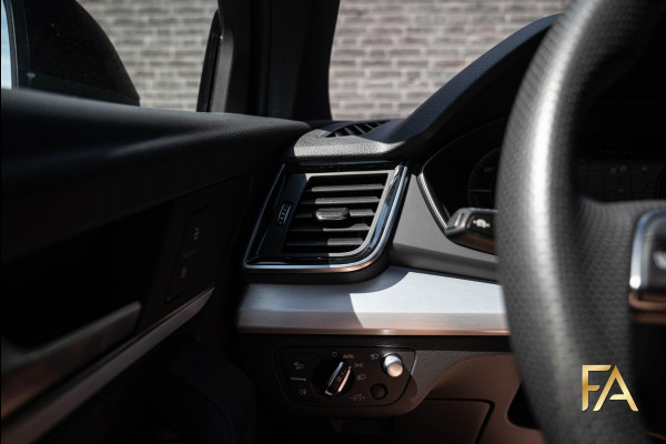 Audi Q5 55 TFSI e S edition Competition SLine|367PK|Headup|Luchtvering