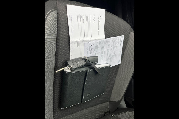 Volkswagen Polo 1.0 TSI Life Business | Adaptive cruise control | Privacy glass | Stoelverwarming | Camera