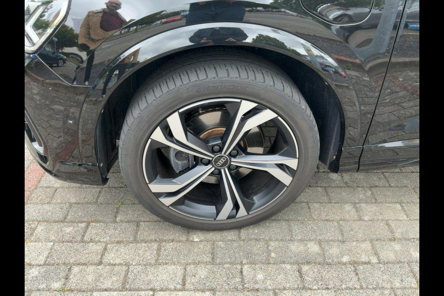 Audi Q3 Sportback 45 TFSI e S Edition |  S-Line | Lederen bekleding | Trekhaak | 20 inch | Adaptive cruise control| Sonos 3D Premium sound | 360 graden camera's | Stoelverwarming