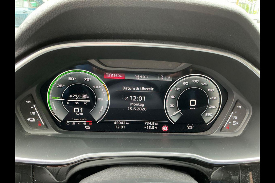 Audi Q3 Sportback 45 TFSI e S Edition |  S-Line | Lederen bekleding | Trekhaak | 20 inch | Adaptive cruise control| Sonos 3D Premium sound | 360 graden camera's | Stoelverwarming