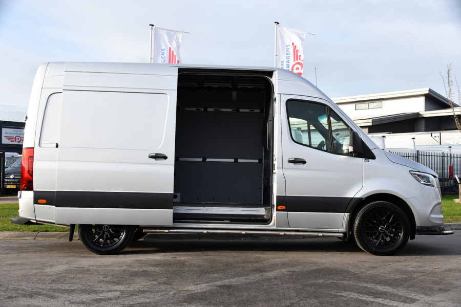 Mercedes-Benz Sprinter 316 2.2 CDI L2H2 PB Edition Full Options! 360 Camera, Cruise, LED, Carplay, Leder, 10,5'' Mbux, Stoelverwarming, NAVI, Automaat, Uniek!