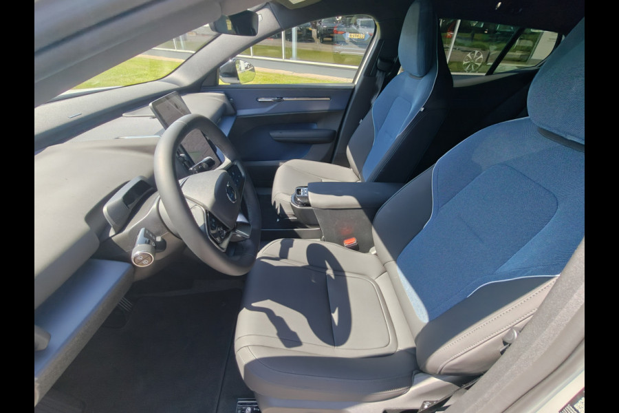 Volvo EX30 Extended Range 272PK Plus Europa 69 kWh | H&K | Climate Pack | ACC | Elektr. stoel | Blis | 20"LMV