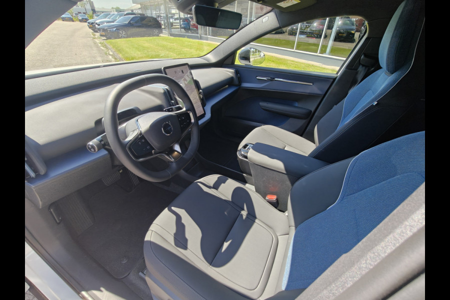 Volvo EX30 Extended Range 272PK Plus Europa 69 kWh | H&K | Climate Pack | ACC | Elektr. stoel | Blis | 20"LMV