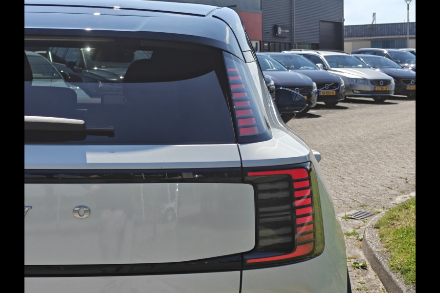 Volvo EX30 Extended Range 272PK Plus Europa 69 kWh | H&K | Climate Pack | ACC | Elektr. stoel | Blis | 20"LMV