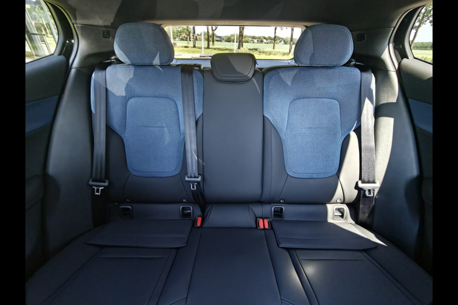 Volvo EX30 Extended Range 272PK Plus Europa 69 kWh | Climate pack | H&K | ACC | Blis | Elektr. stoel