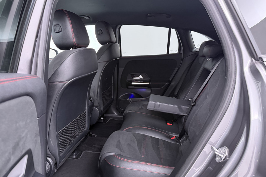 Mercedes-Benz EQA 250 Business Solution AMG 67 kWh 96% SOH (STOELVERWARMING, SFEERVERLICHTING, CAMERA, PARKEERSENSOREN)