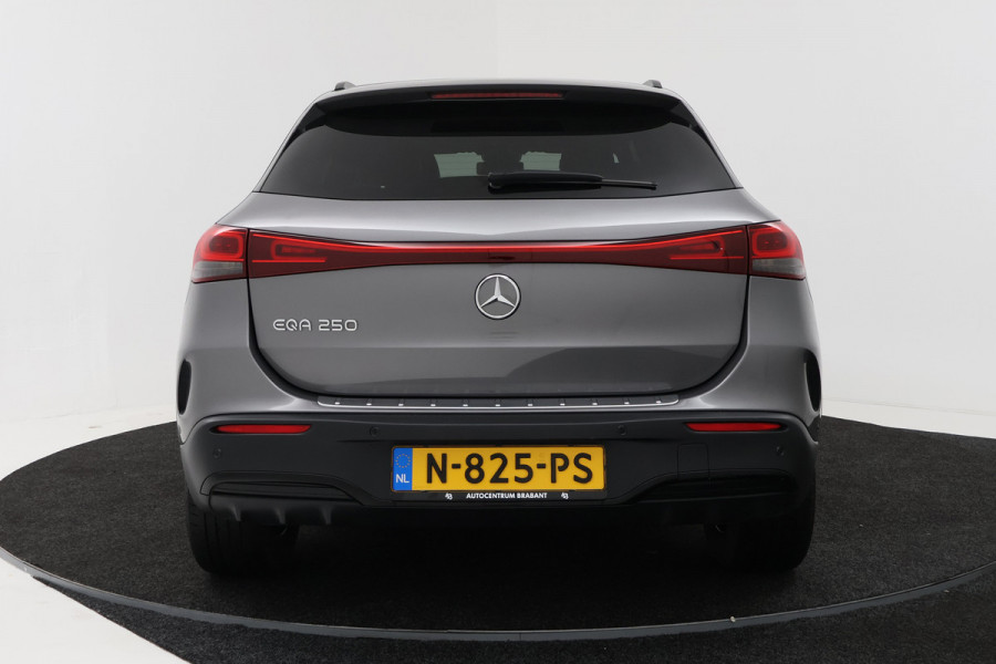 Mercedes-Benz EQA 250 Business Solution AMG 67 kWh 96% SOH (STOELVERWARMING, SFEERVERLICHTING, CAMERA, PARKEERSENSOREN)
